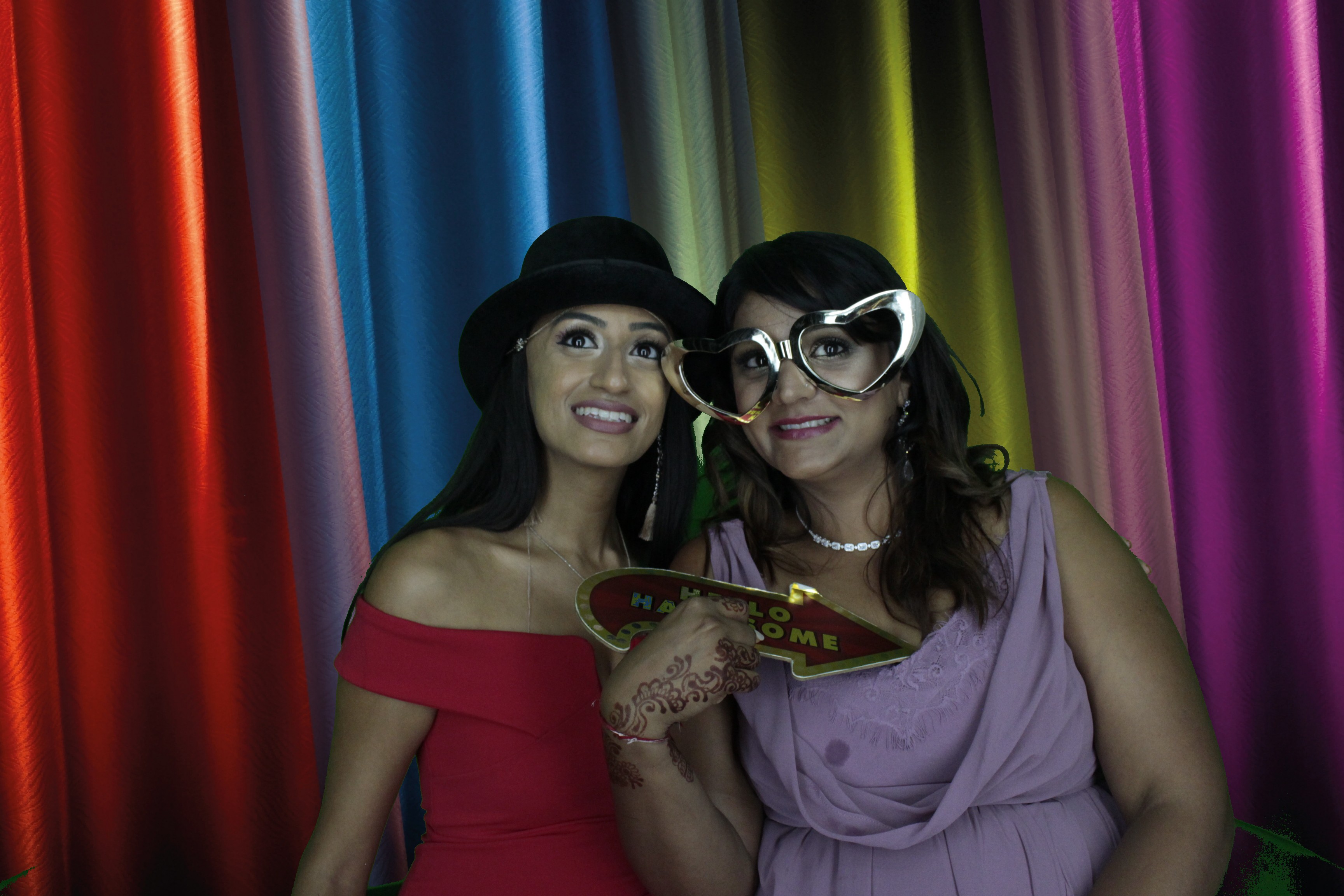 Bhavin & Yasmin’s Wedding | View more photos from the event at gallery.myphotoboothexperience.co.uk/u/MyPhotoBoothExperienceLtd/Bhavin-Yasmin’s-Wedding
